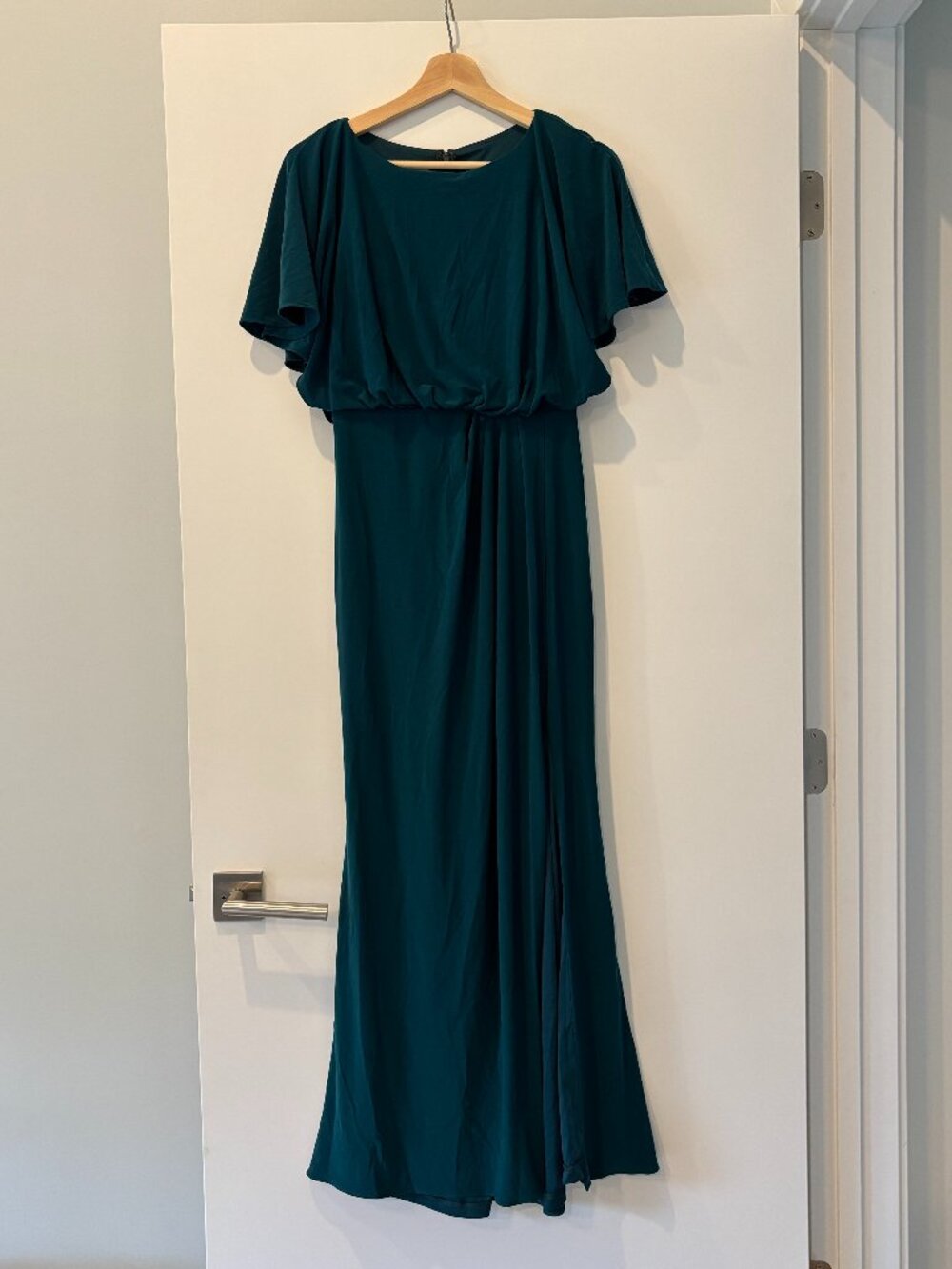 BHDLN Emerald green flowy dress and flutter sleeves with side slit